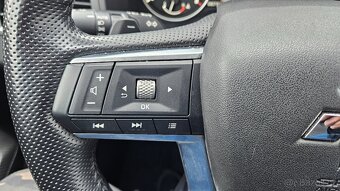 Outlander 2,4i Intense 7-míst. - 15