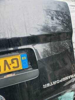 VW T5 Transportér - víko kufru, páté dveře černé - 15