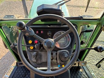 Traktor Fendt 250 S - 15