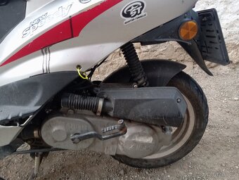 Yuki New Speedy 50ccm + kufr - 15