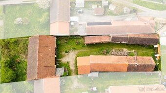 Prodej hospodářské usedlosti se 2 rodinnými domy - 15