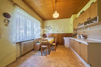 Prodej rodinného domu se zahradou a garáží v obci Úpice, okr - 15
