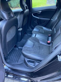 VOLVO V40 - 15