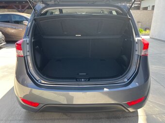 HYUNDAI iX20 1.4i 66 KW 1.MAJITEL PARK.S.VYHŘ.SEDADLA+VOLANT - 15