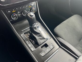 Škoda Superb III FL Sportline 2,0TSI 140kW DSG MATRIX ZÁRUKA - 15