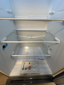Prodám lednici s mrazákem značky Beko v šedé barvě. - 15