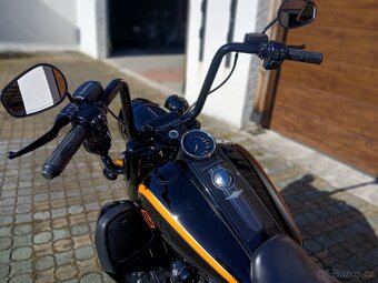 Harley-Davidson FLHRXS Road King Special 107 - 15