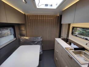 ADRIA ALTEA 552PK 2025 EL. PODLAHOVÉ TOPENÍ AGM BAT.100AH - 15