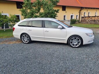 Škoda superb combi 2L 103kw r.v. 2011 - 15