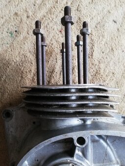 JAWA 350/18 PÉRÁK ,1952, PÁROVÉ BLOKY, KARTERY, SKŘÍŇ MOTORU - 15