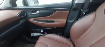 Hyundai Santa Fe 1.6 T-GDI HEV Style 4x4 – stylově, s grácií - 15