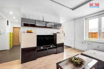 Pronájem bytu 2+kk, 52 m², Pardubice, ul. Benešovo náměstí - 15