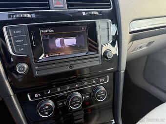 Golf 7 variant 1.4 tsi 103 kw highline kůže top stav - 15