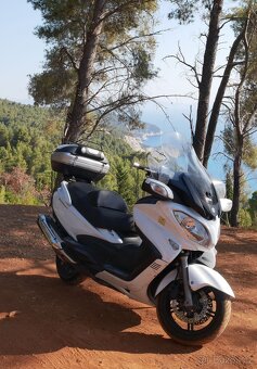 AN 650 BURGMAN 2. generace (2013) - 15