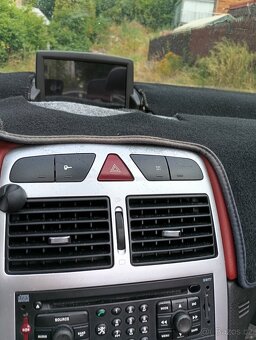 Peugeot 307CC se stahovací střechou - 15