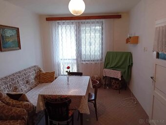 Rodinný dům se zahradou v obci Litobratřice - 15