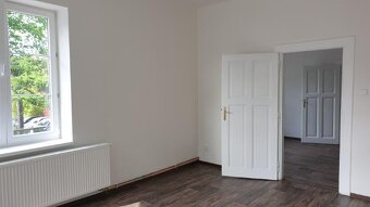 Pronájem bytu 3 + 1, 103 m2, 1. patro, v centru Pardubic - 15