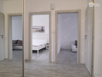 Pronájem moderního bytu 3+1 s lodžií v Jičíně - 15
