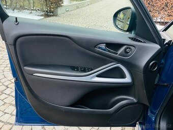 OPEL ZAFIRA TOURER 1.6CDT ROK2018 LED KAMERA VÝHŘEV SERVISKA - 15