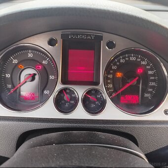VW Passat B6 2.0 TDI Highline - 15