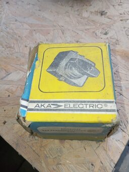 Regulační relé, filtry olejové, spínací skříňky - 15