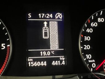 Volkswagen Touran 2.0TDI DSG 7-míst KAMERA TEMPOMAT - 15