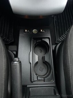 Mazda 5 - 2.0D 105kW, 7Míst - 15