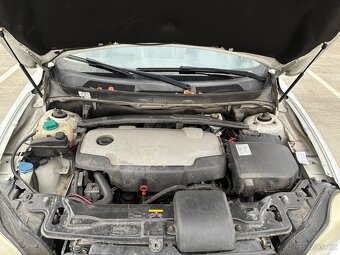 Volvo XC90 D5 136 kW | 2010, 4x4, AUT, 7míst | XENONY, TAŽNÉ - 15