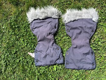 Plně vybavený sourozenecký kočár Thule, fusaky z vlny - 15