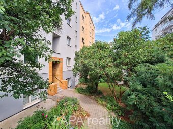 pronájem bytu 2+kk 48m2 po rekonstrukci 4. patro cihla výtah - 15