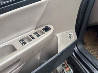vw passat b6 variant  2.0tdi 103 kw BMP dsg pouze dily - 15