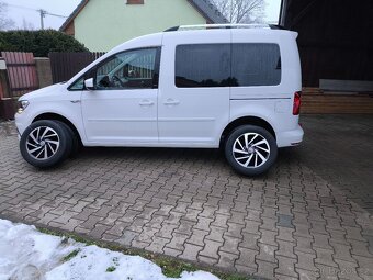 VW Caddy 2,0tdi 75kw r.v. 12/2018 59000km první majitel - 15