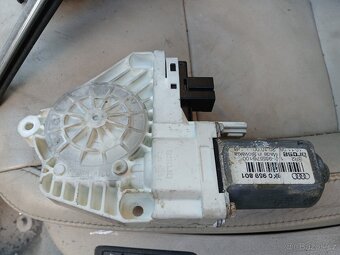 Škoda Superb 2 prodám dily - 15