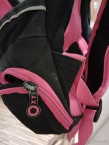 Růžovo černý batoh značky OXY - 15