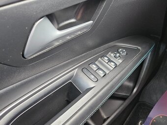 Peugeot 3008 1.2PT 130 ALLURE PACK EAT8 - 15