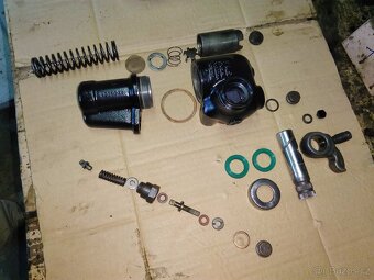 Tlumiče Tatra, Škoda, Praga, Aero, Mercedes... - 15