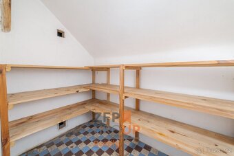 Prodej rodinného domu  s užitnou plochou 194 m2 a pozemkem,  - 15