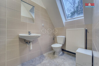 Prodej hotelu, penzionu, 272 m², Jesenice, ul. U Vel rybníka - 15