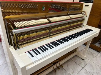 Bílý Petrof mod. 120 - S1 r.v 2006 se zárukou. PRODÁNO - 15