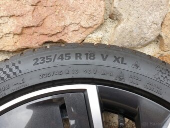 Vega 235/45/18 Superb 3 zimní - 15