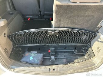 Volkswagen Touran 1.4 CNG, 7 míst, 2011 - 15