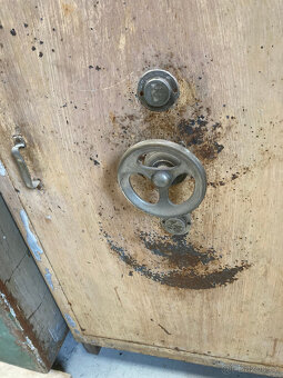 Trezor SAFESIA železobetonový, 2. bezp. třída 15.000 kč - 15