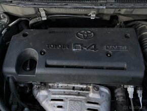 Toyota Avensis combi 2.0 - 15
