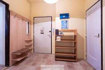 Prodej prostorného bytu 3+1 89m2 plus sklep v centru Hradce  - 15