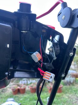 Motorová sekačka s elektrickým startérem - 15