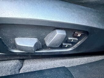 BMW 325i e90 MANUÁL XENONY SPORTSITZE - 15