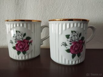 Hrnky, těžítka, figurky, keramika, sklo a dózy dle fota. - 15