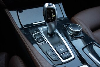 BMW Rad 5 Touring 520D XDRIVE 2016 /AJ NA SPLÁTKY/ - 15