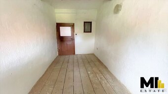 Prodej rodinného domu o velikosti 270 m2 na pozemku 833 m2 v - 15