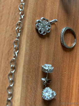 Sbírka bižuterie se Swarovski + stříbrné šperky, dětské náuš - 15